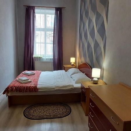 2 Bedroom Apartment On Tomashivskogo Street 7 Lviv Exteriör bild