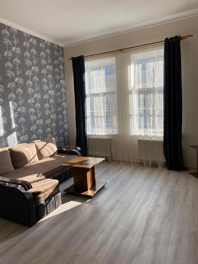 2 Bedroom Apartment On Tomashivskogo Street 7 Lviv Exteriör bild