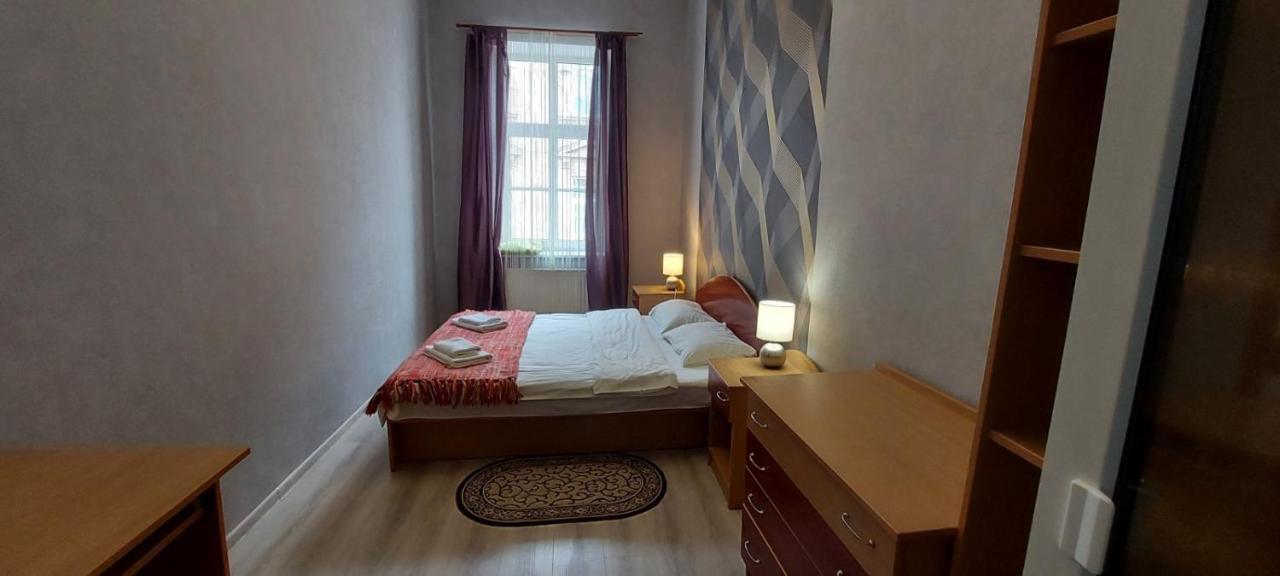 2 Bedroom Apartment On Tomashivskogo Street 7 Lviv Exteriör bild